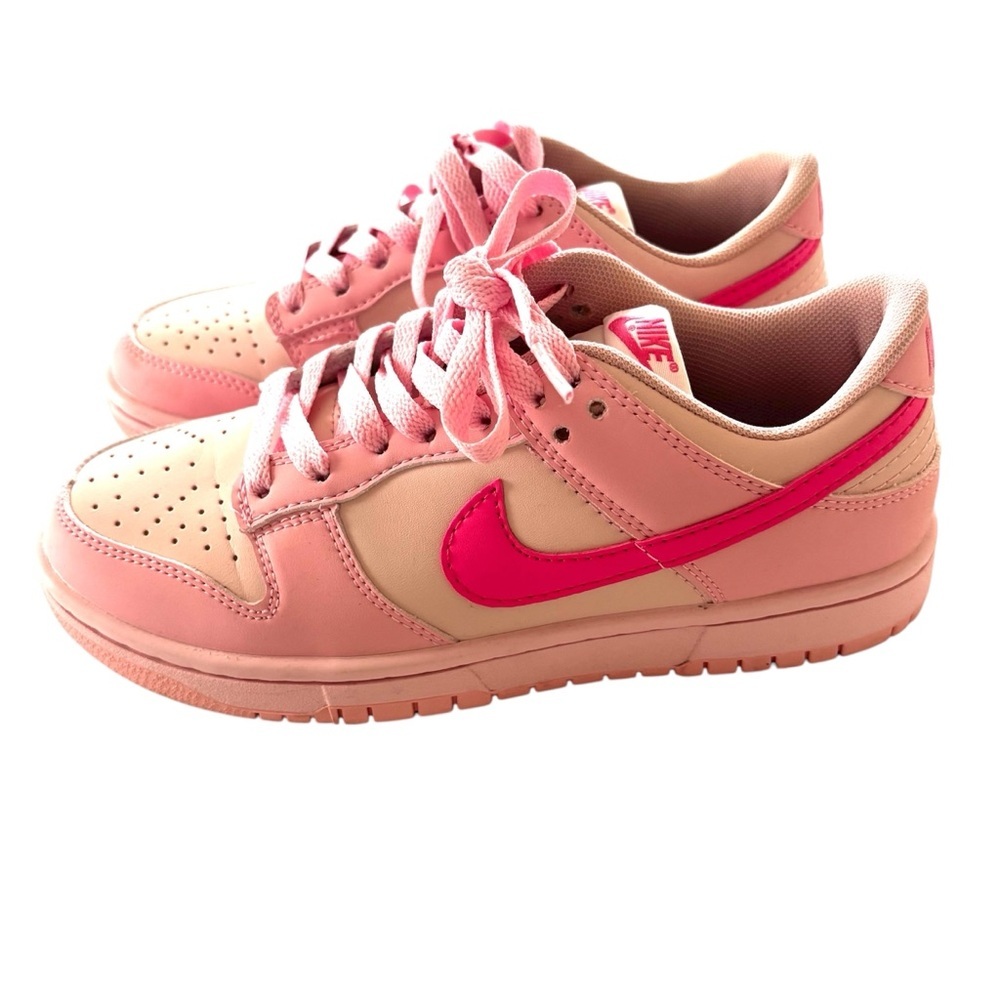 Nike Dunk Low Triple Pink Sneakers Shoes SZ 7.5 Like New Worn 1X